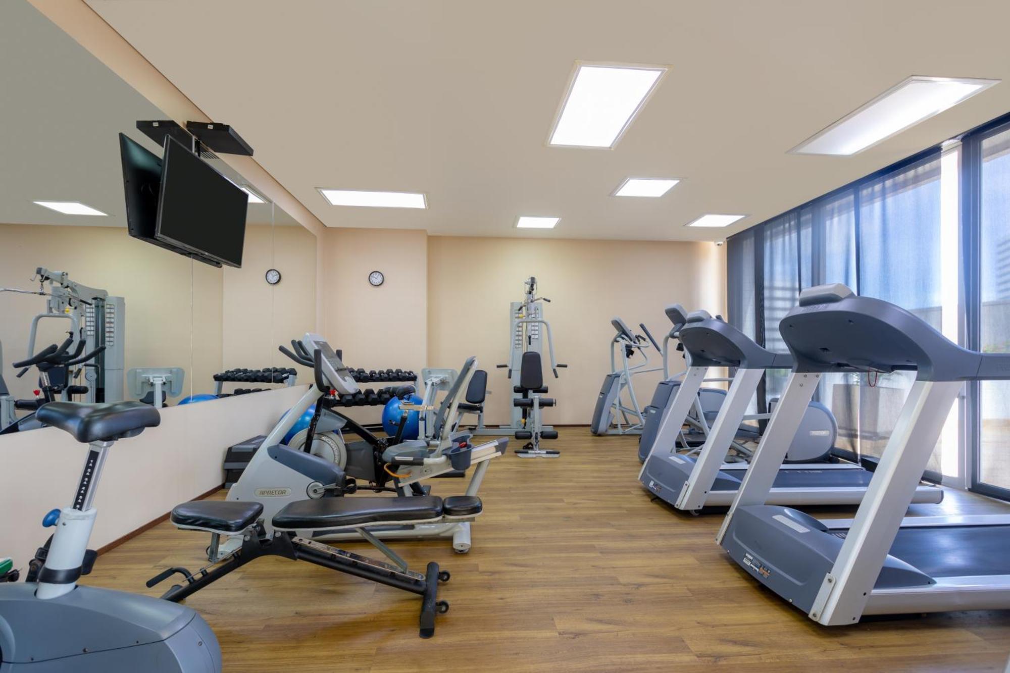 Estelar Alto Prado Barranquilla  Exteriör bild The gym at the hotel